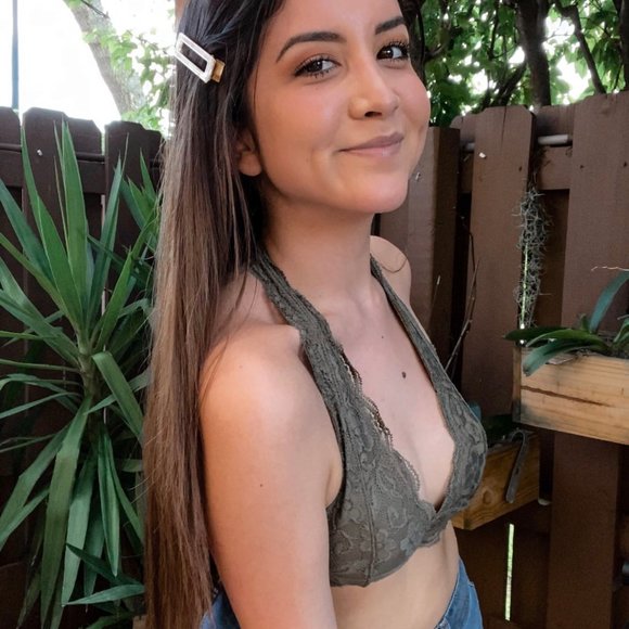 Mind Reader Olive Lace Halter Bralette - Picture 2 of 2